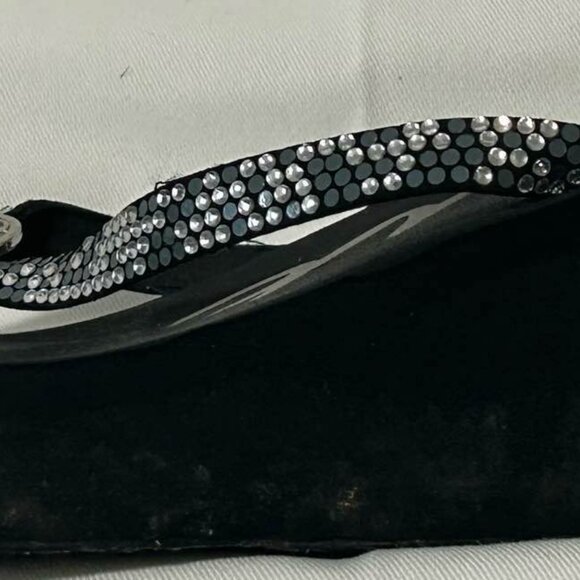 Guess Women’s Black Rhinestone Wedge Flip Flops - Picture 3 of 6